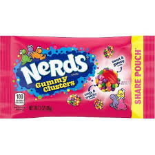 Nerds Gummy Clusters Rainbow Tüte 12x85g – Süße und fruchtige Knusper-Gummibärchen
