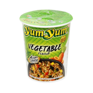 YumYum Instant Nudel Cup 70g Vegetable mit würzigem Gemüsegeschmack in praktischer Cup-Verpackung.