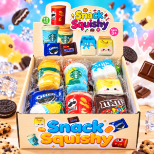 Different Snacks Squishy 12Stk – buntes Verkaufsdisplay mit weichen Snack-Squishys in verschiedenen Designs wie Keks, Schokolinsen, Chipsdose, Coffee Cup und Milchpackung.